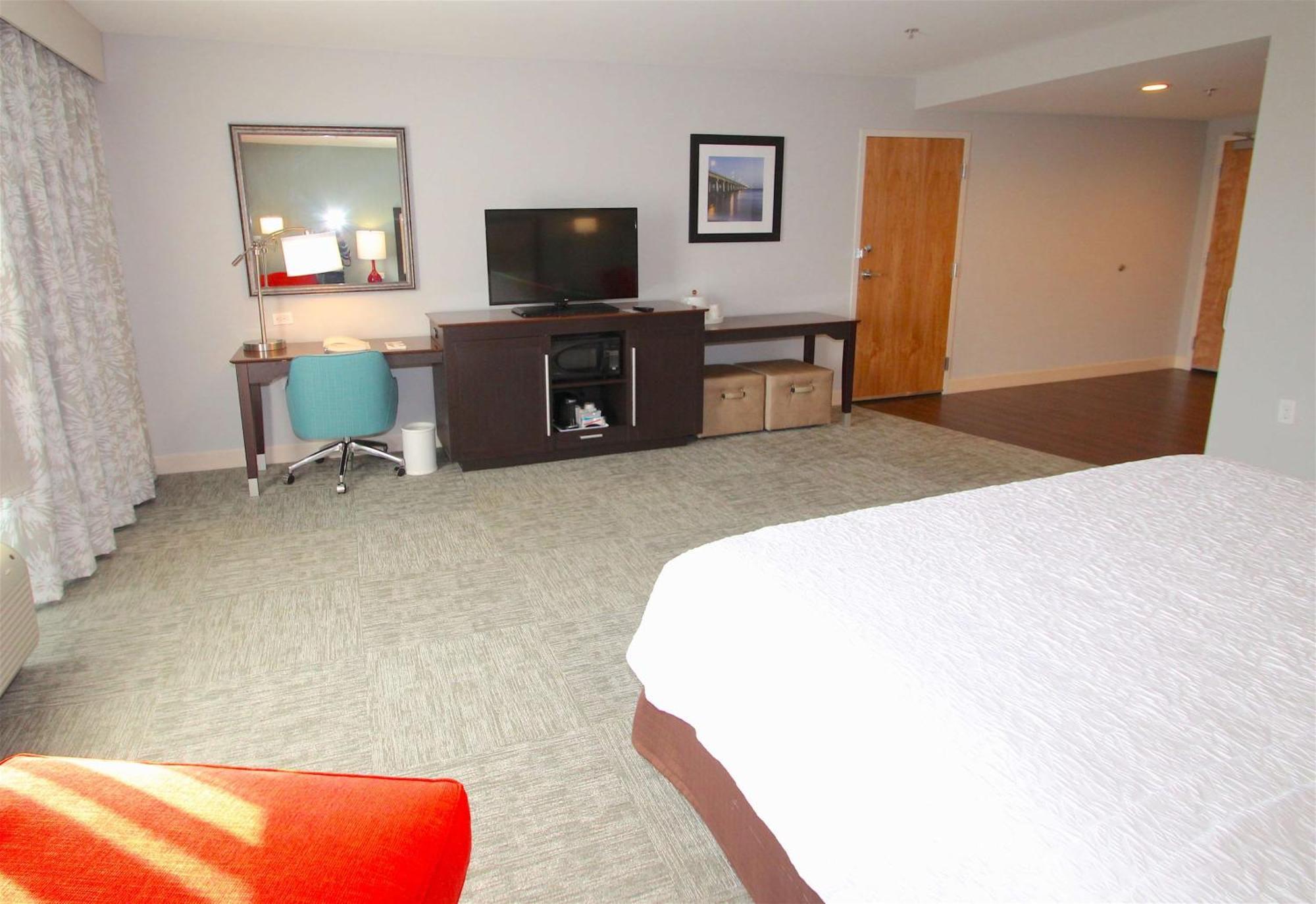 Hampton Inn- Суффолк Экстерьер фото